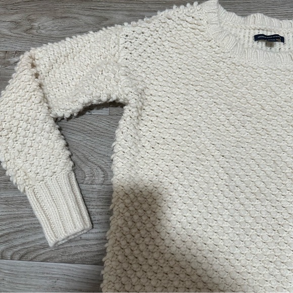 American Eagle Popcorn Sweater - Picture 2 of 6
